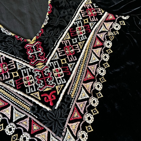 Johnny Was Black Embroidered Top - Picture 8 of 11